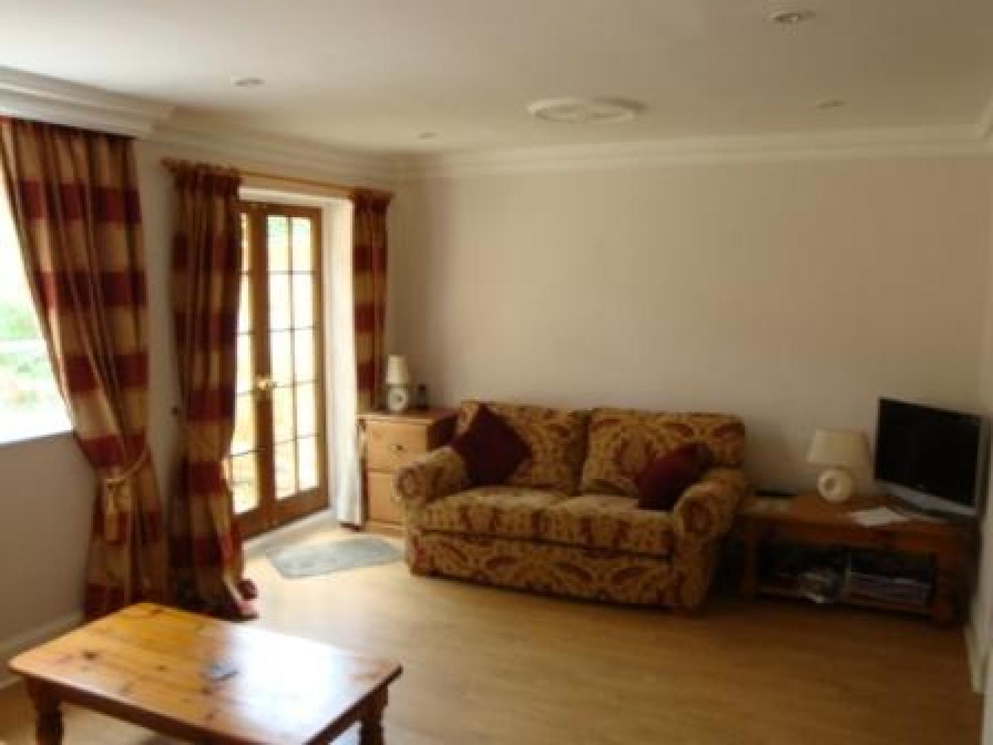 			MUST SEE GARDEN FLAT!!!, 2 Bedroom, 1 bath, 1 reception Ground Floor Flat			 Priory Terrace, WEST HAMPSTEAD